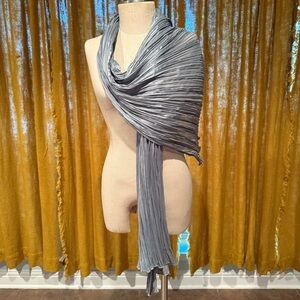 Elegant Gray Pleated Scarf